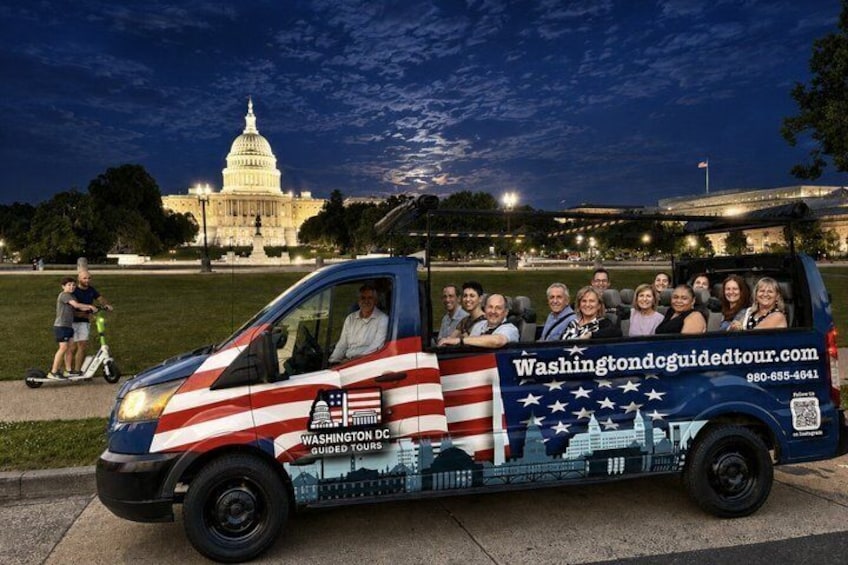 DC'S Monuments&History Guided Moonlight Small Group Open-Air Tour 1