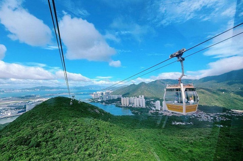 Cable car on Lantau Island 4