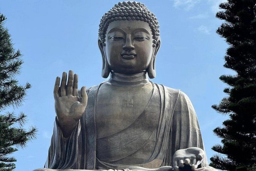 Tian Tan Buddha Statue 1