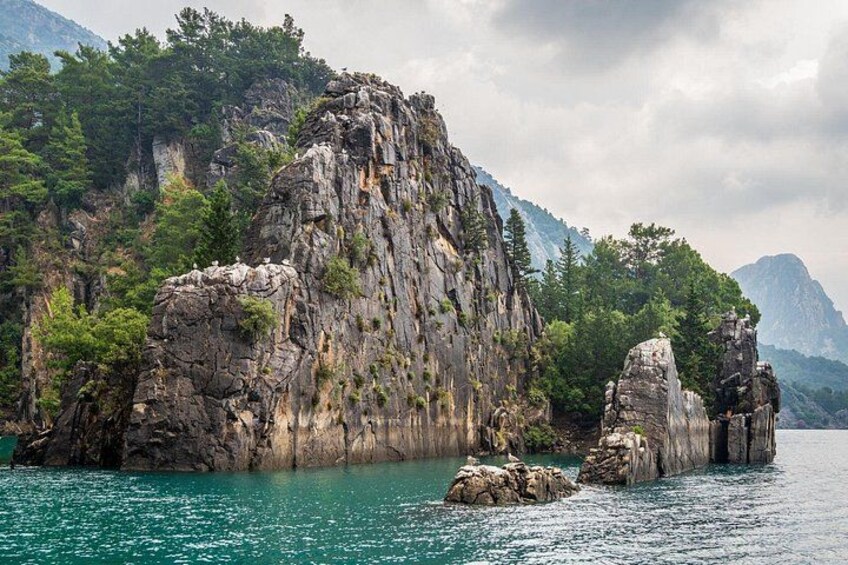 Mountain and water scenery at Green Canyon 5
