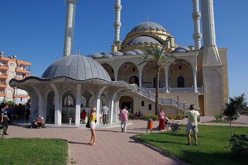 Mosque visit as part of the cultural route 1
