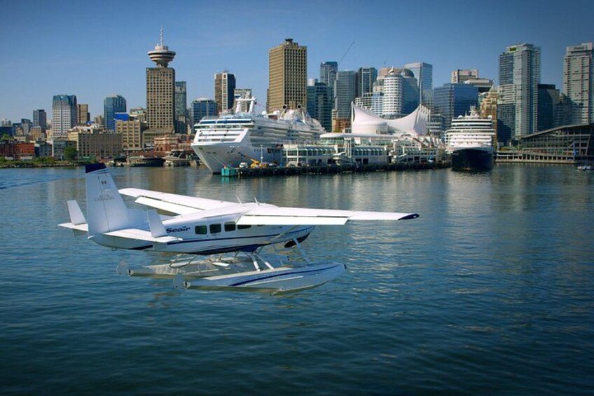 Vancouver City Skyline Scenic Seaplane Tour 3