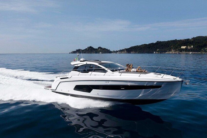 Private Luxury Yacht Tour in Cyprus 1