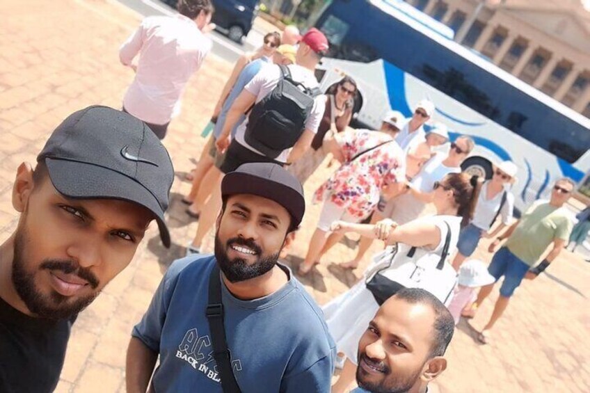 Explore Cultural Colombo and Local Cuisine Tour by Bus 1