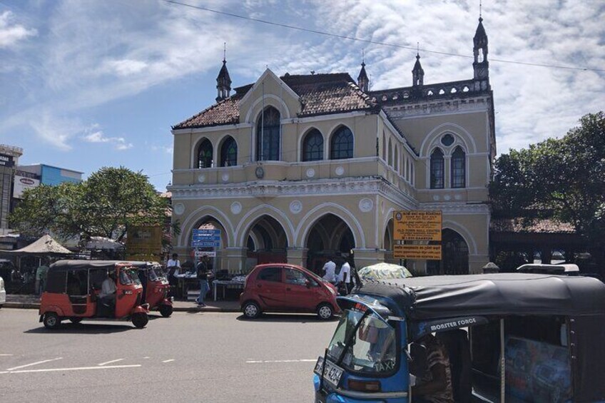 Explore Cultural Colombo and Local Cuisine Tour by Bus 3