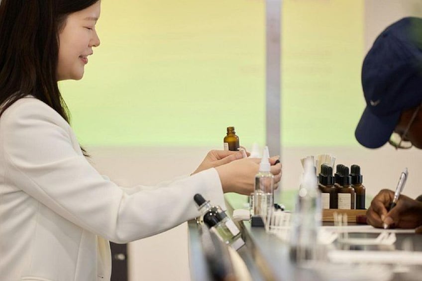 Create Your Own Luxury Niche Perfume in Hongdae 2