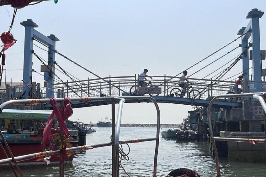 Boat ride in Tai O 4