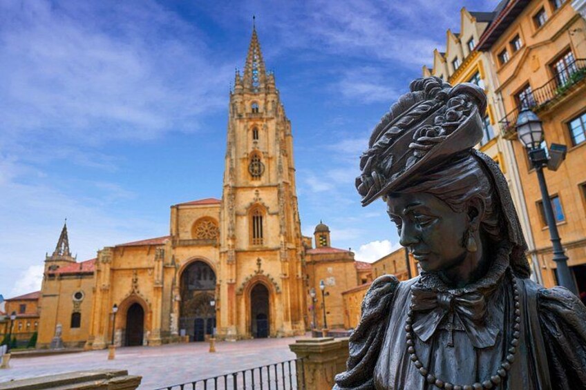 Oviedo Cathedral Square 4
