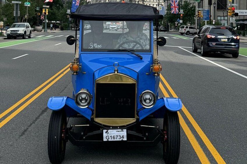 Explore Philadelphia via Vintage Car or Electric cart 3