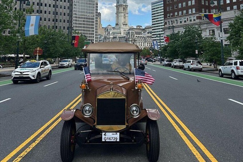 Explore Philadelphia via Vintage Car or Electric cart 3