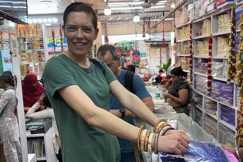 Udaipur Shopping bazaars by Tuk Tuk & shop with an Local guide 5