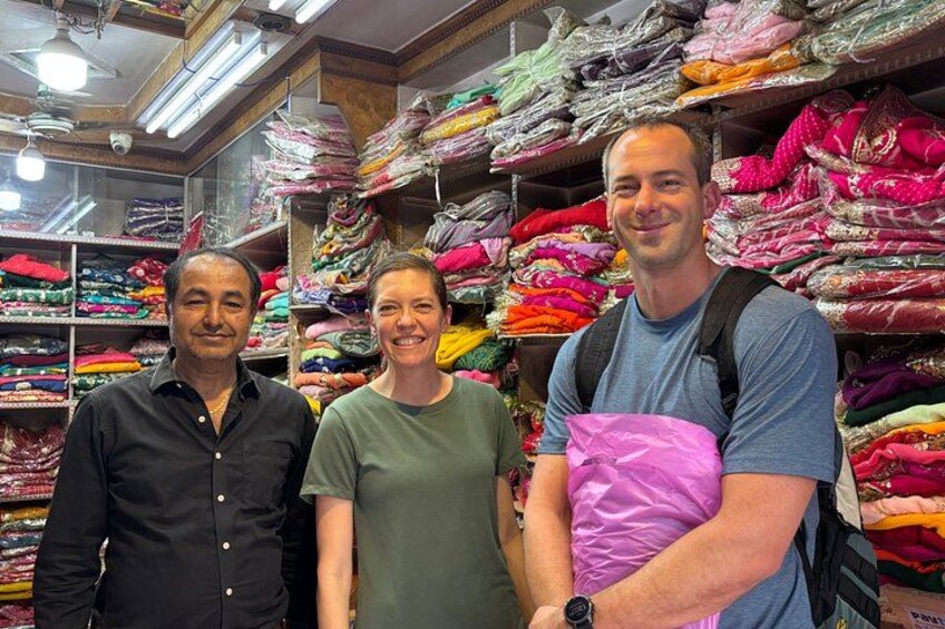Udaipur Shopping bazaars by Tuk Tuk & shop with an Local guide 3
