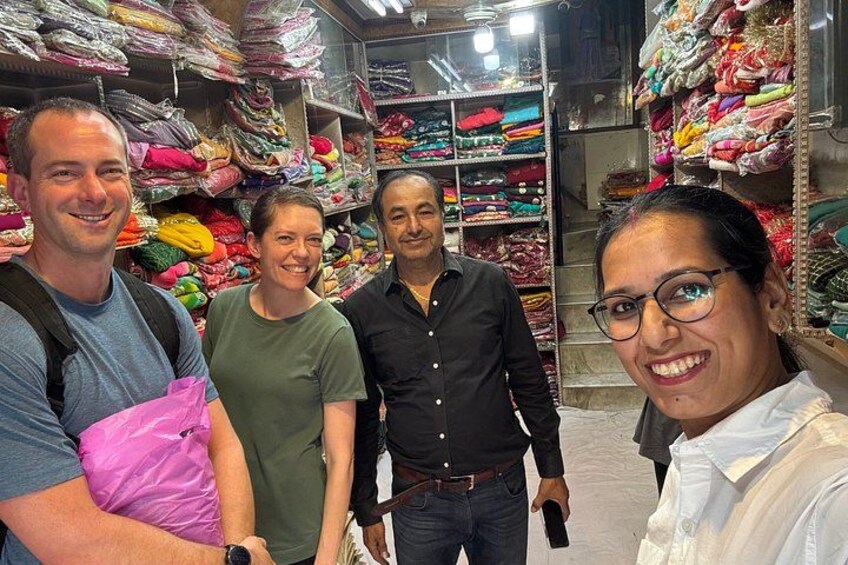 Udaipur Shopping bazaars by Tuk Tuk & shop with an Local guide 2