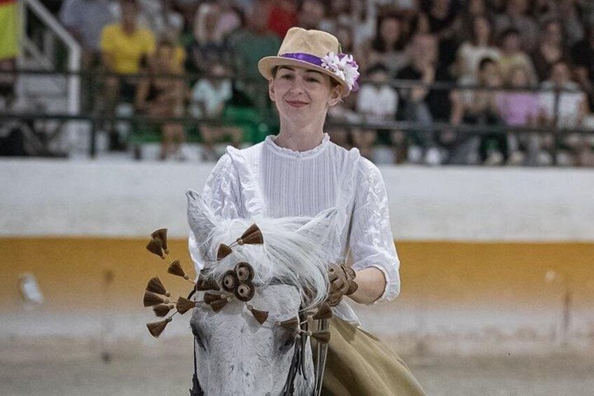 Andalusian Horses and Flamenco show with transportation 2