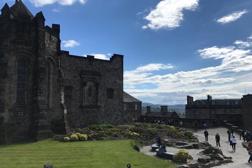 Edinburgh Castle: Guided Walking Tour with Entry Ticket 2
