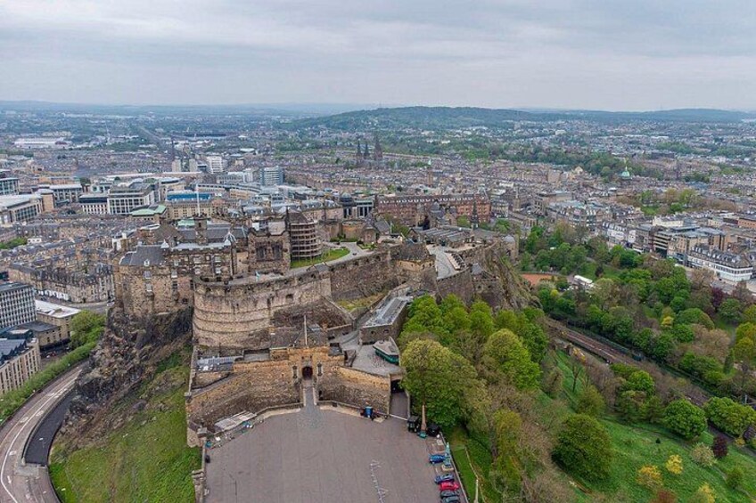 Edinburgh Castle: Guided Walking Tour with Entry Ticket 3