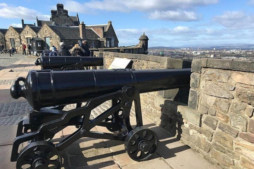 Edinburgh Castle: Guided Walking Tour with Entry Ticket 3