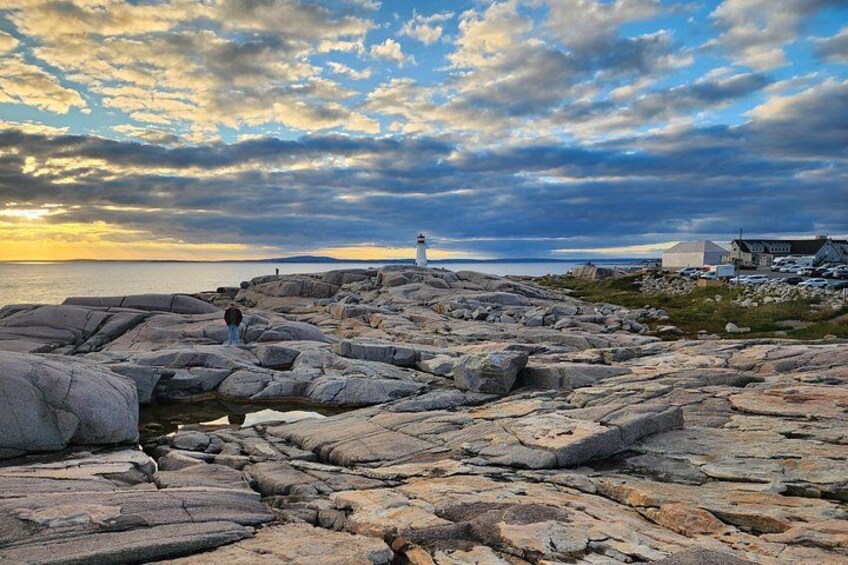 Peggy’s Cove & Fisherman’s Cove: The Small-Group EV Van Tour 1