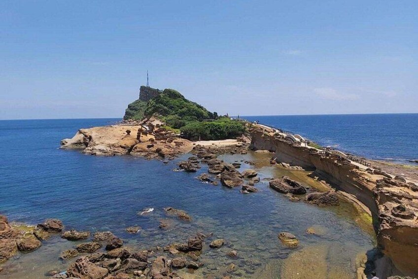 Yehliu Geopark, Jiufen, Shifen & Golden Waterfall Full-Day Tour 3