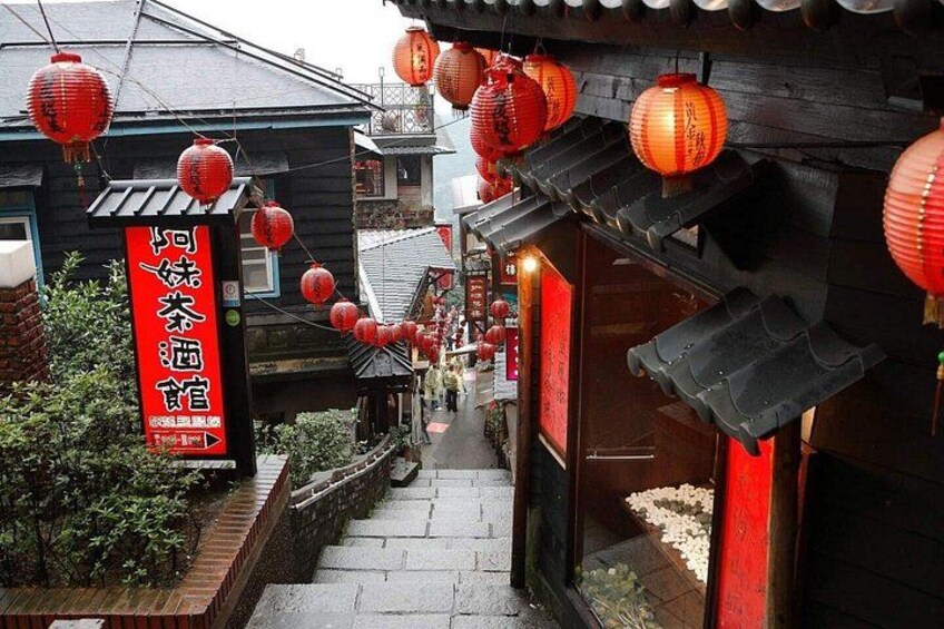 Yehliu Geopark, Jiufen, Shifen & Golden Waterfall Full-Day Tour 5