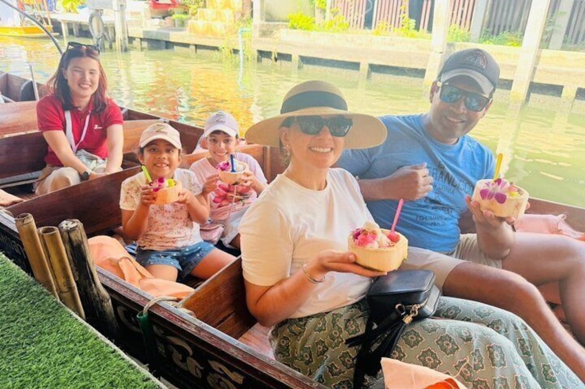 Private Tour to Railway and Floating Markets with Simple Brunch 2