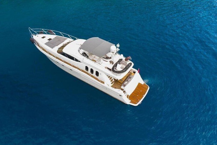 Private Luxury Yacht Cruise on Bosphorus Istanbul 5
