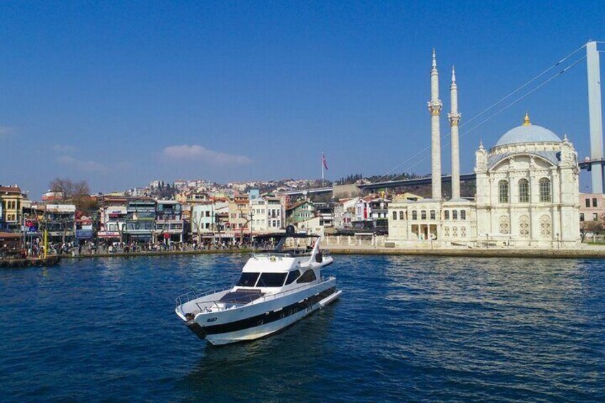 Istanbul Private Bosphorus Yacht Tour w Swimming or Guide Option 2