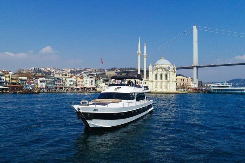 Istanbul Private Bosphorus Yacht Tour w Swimming or Guide Option 4