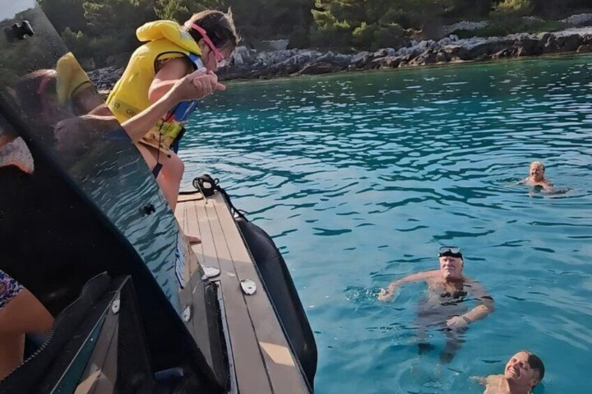 Private Luxury Speedboat Tour by Local Expert 5