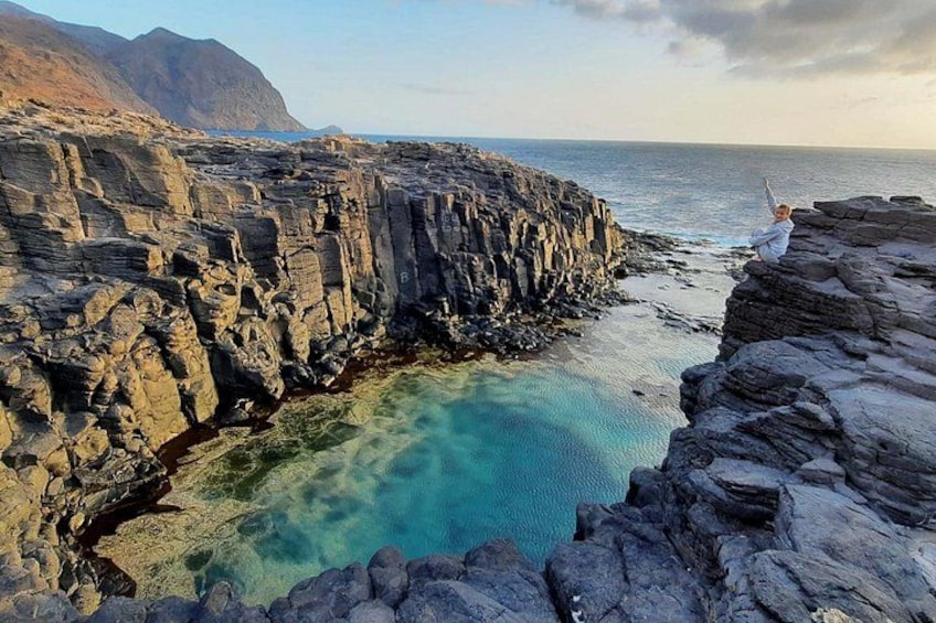 Black Sand Beach & Natural Pool – Scenic Adventure 1
