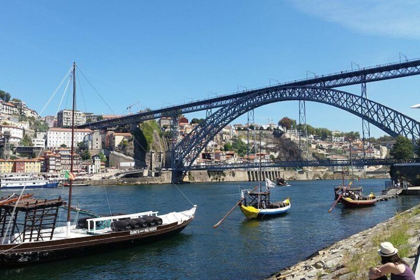 Private Transfer Lisbon to Porto with Optional Stop. 4