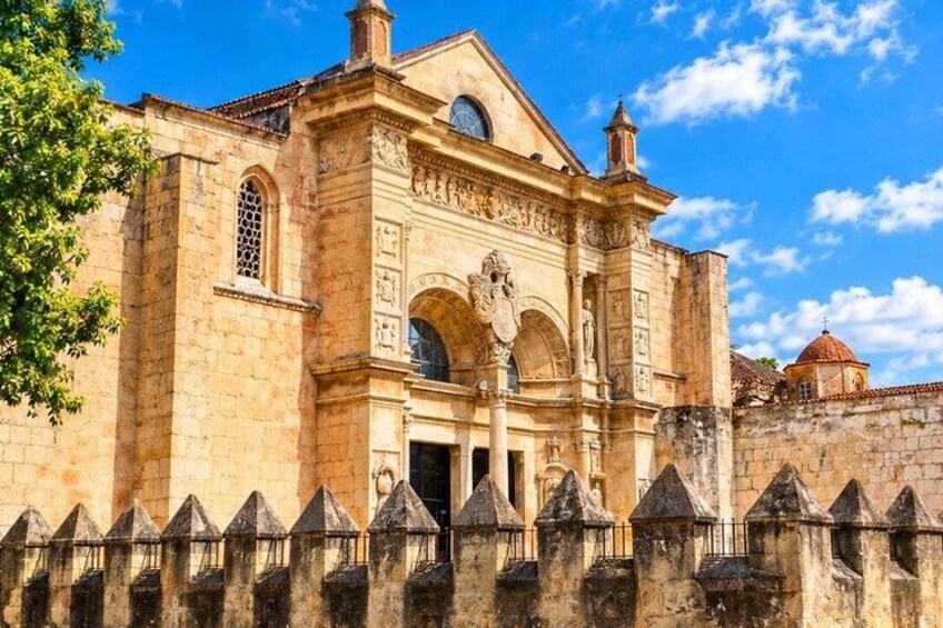 Santo Domingo : Private City Tours + Beach Day with Lunch 1