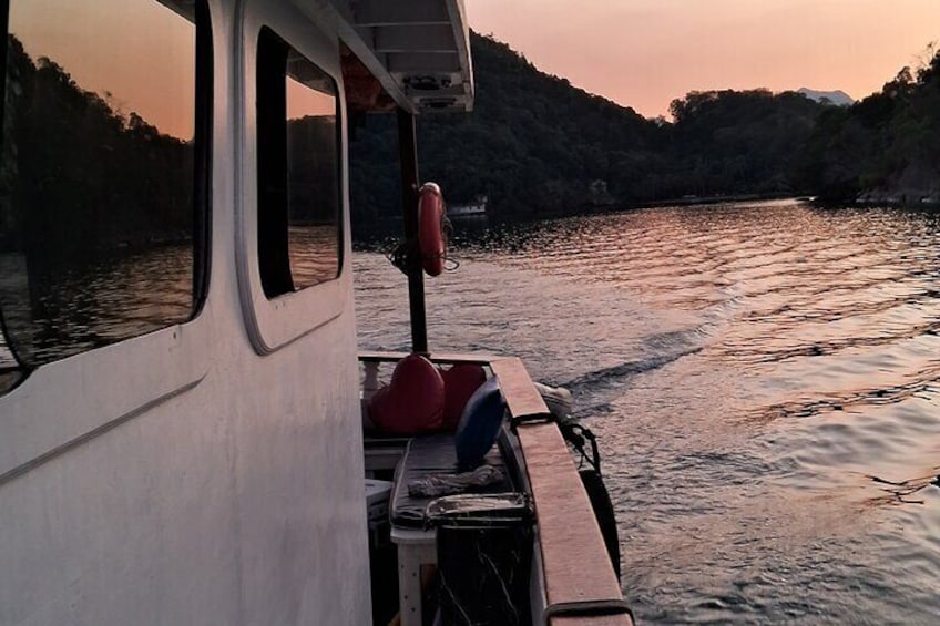 Boat trip through the Bay of Paraty 1