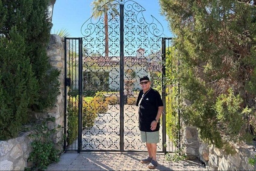 Explore Palm Springs Celebrity Homes in Style 5