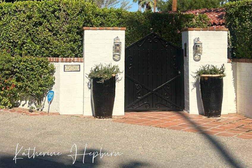 Explore Palm Springs Celebrity Homes in Style 3