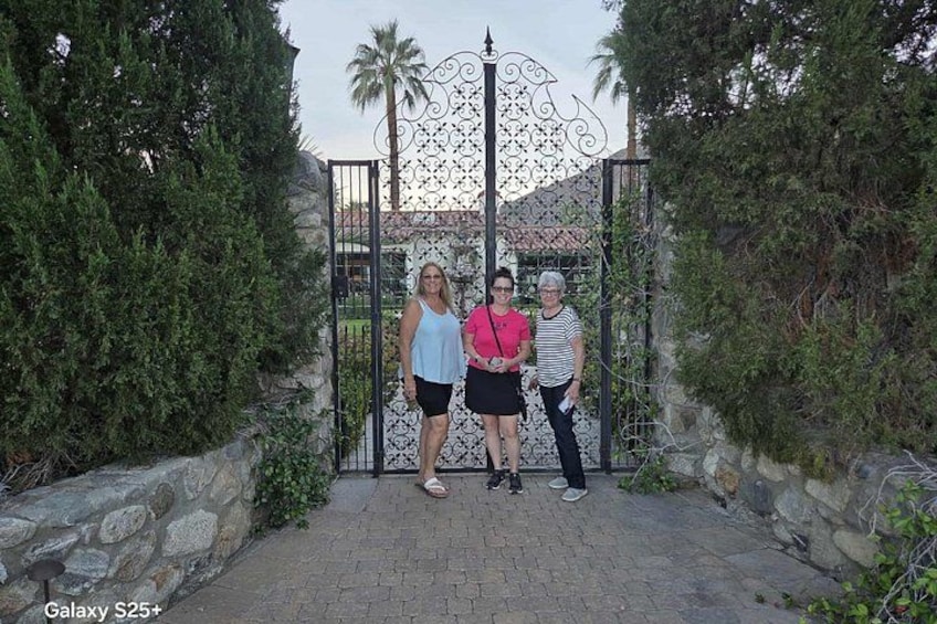 Explore Palm Springs Celebrity Homes in Style 5