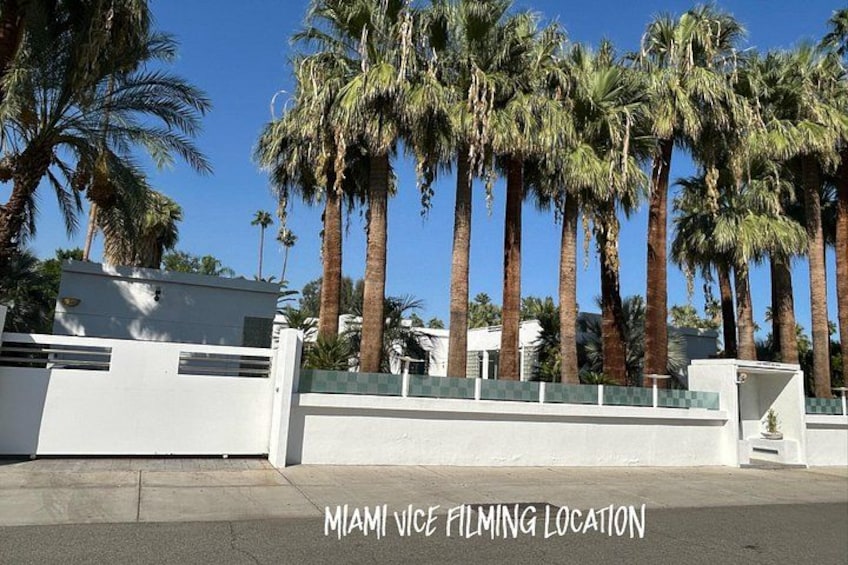 Explore Palm Springs Celebrity Homes in Style 4