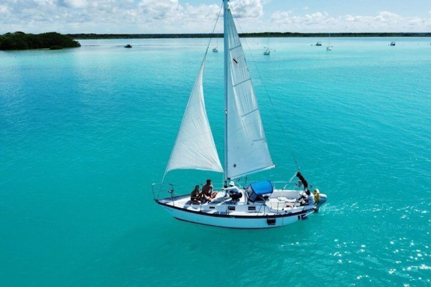 Slow Sailing Bacalar Experience with snack and drinks 2