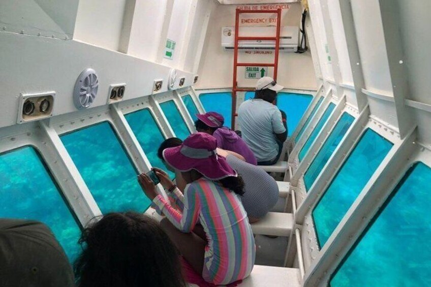 Roatan Glass Bottom Boat Tours and Beach Options 5