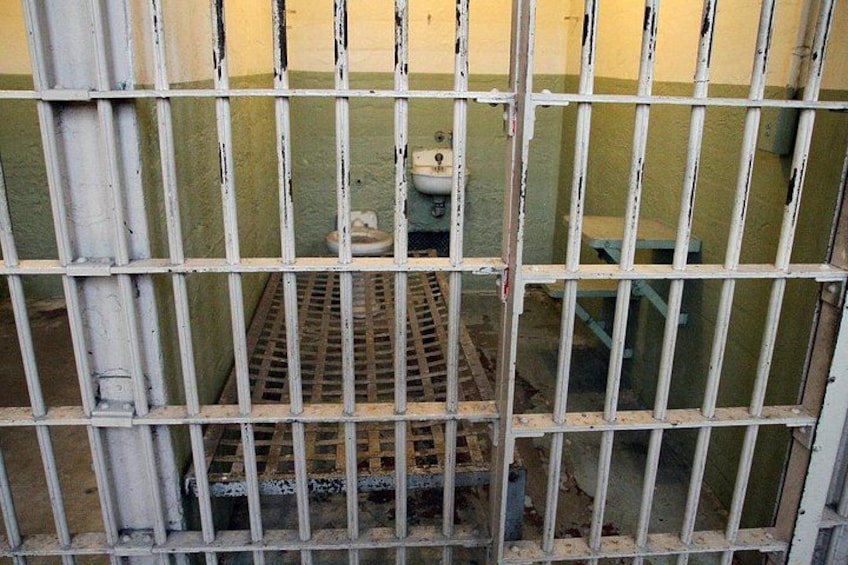 Alcatraz Inside Tour and All Day Hop On Hop Off with Night Option 5