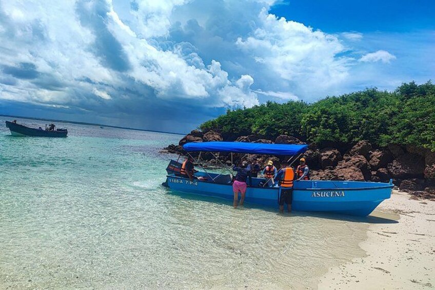Tour the Paradise Islands from Riu Playa Blanca, Rio Hato 4