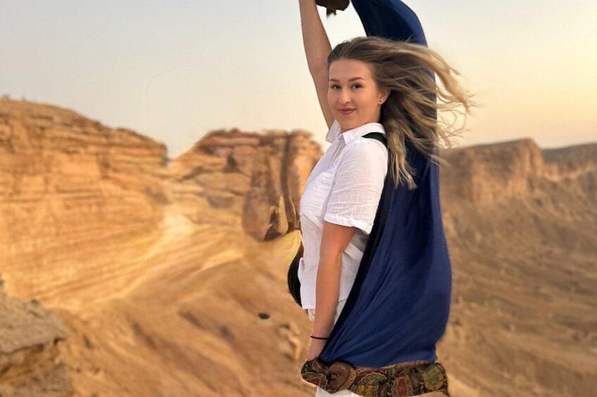 Hiking to the Edge of the World, Riyadh – a thrilling journey through desert landscapes leading to one of Saudi Arabia’s most spectacular viewpoints 2