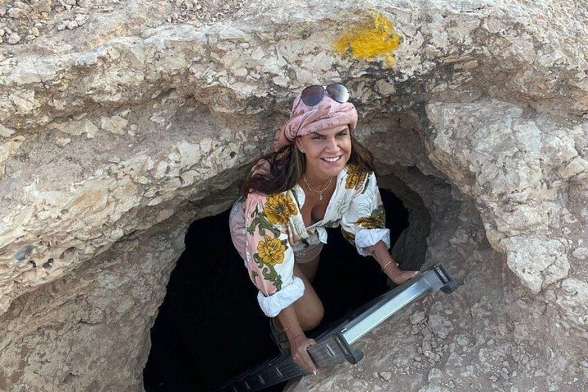 tanding at the Edge of the World, Riyadh – where the desert meets the sky. A top tourist attraction and bucket-list experience in Saudi Arabia’s capital 3