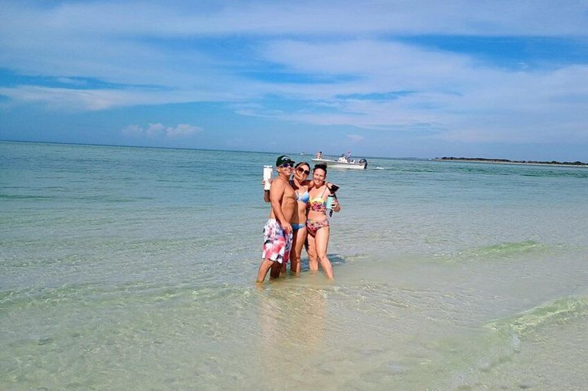 Relax aboard Salt Therapy with Captain Clearwater — a private cruise through the Gulf Coast’s scenic waters. 3