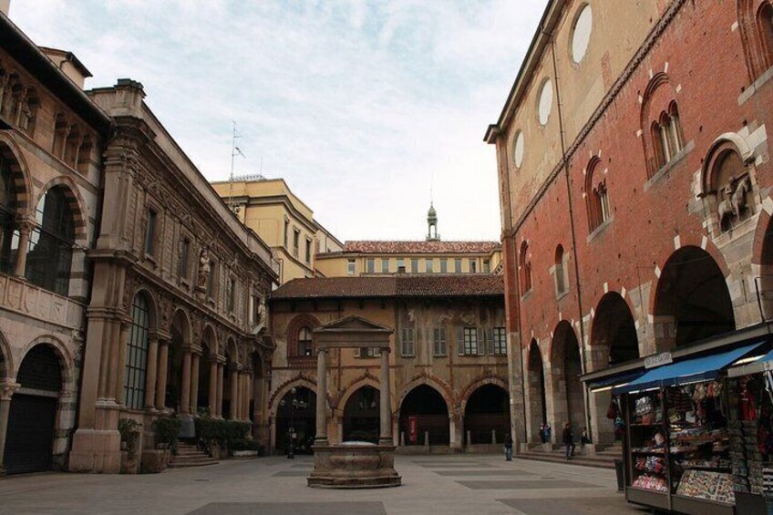 Milan: Medieval Milan, Sforzas & City of Power Walking Tour 1