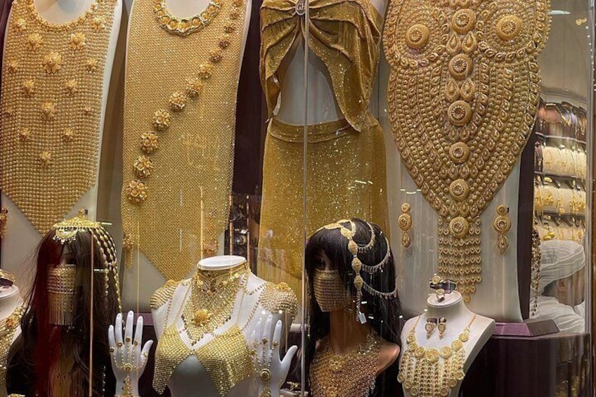 A Walk Through Dubai’s Golden Market 4