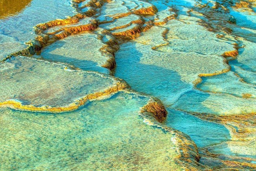 Yellowstone Grand Loop Ultimate Self-Guided Driving Tour 3