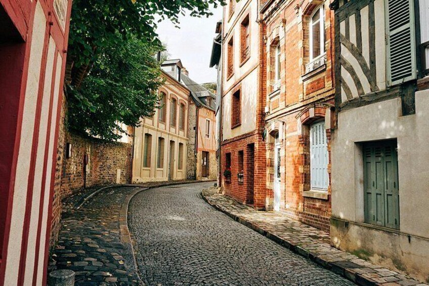Tour of villages in the French Basque Pyrenees Sare, Ainhoa and Espelette 2