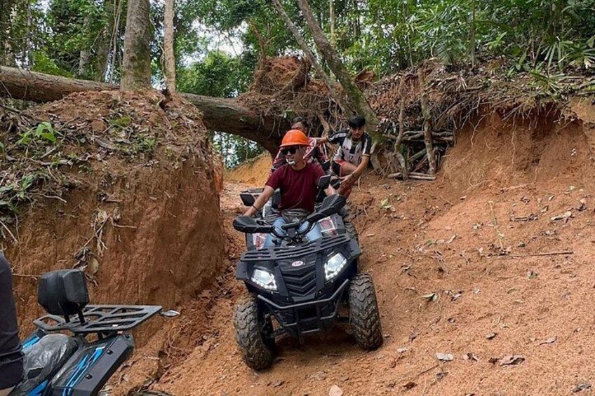 Conquer a gauntlet of obstacles along the way 4