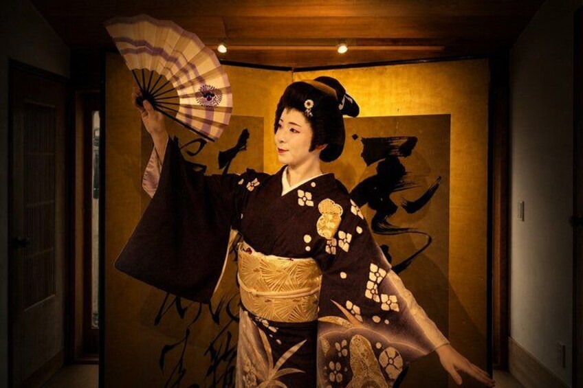 One Hour Geisha Show in Tokyo 1